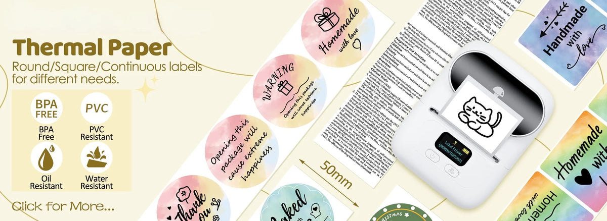 Bandeau papier thermique montrant des étiquettes rondes colorées et une planche imprimée près d'une mini imprimante