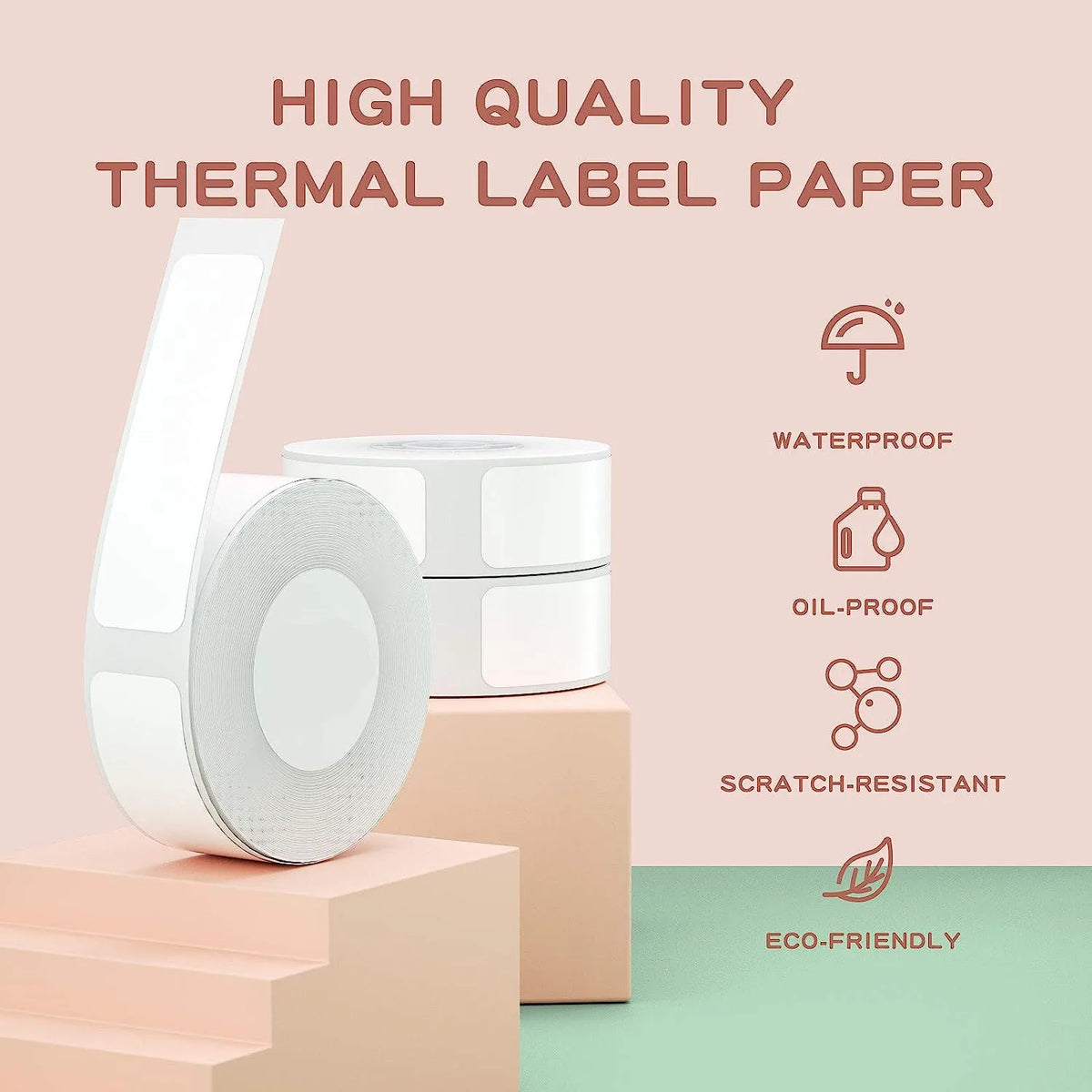 Bandeau High Quality Thermal Label Paper : rouleaux blancs sur podiums beiges et pictogrammes waterproof, oil-proof, scratch-resistant et eco-friendly