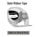 Cassette de ruban satin réversible Silver & Navy référencée Q5-RR931, pour une impression noire sur argent et bleu marine