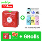 Mini imprimante ourson rouge posée à côté de six recharges de papier thermique à motif panda