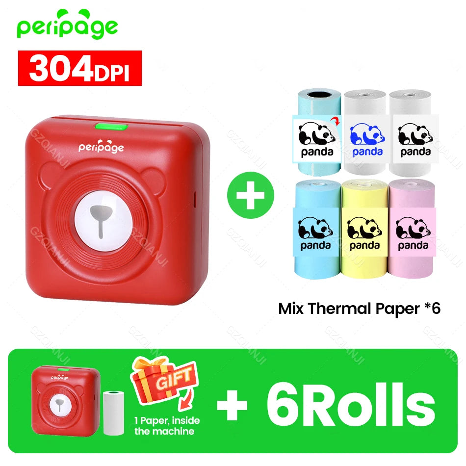 Mini imprimante ourson rouge posée à côté de six recharges de papier thermique à motif panda