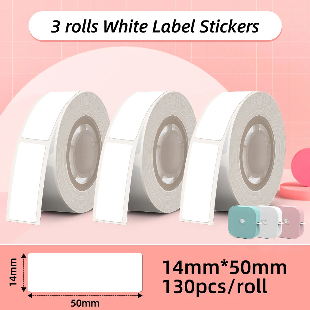 Trois rouleaux d'étiquettes blanches au format 14 x 50 mm, 130 pièces par rouleau, sur fond rose