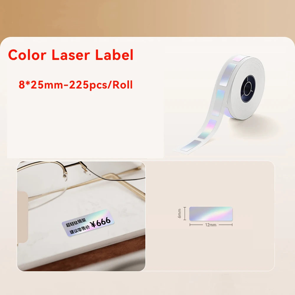Rouleau d'étiquettes laser irisées 8 x 25 mm et étiquette de prix irisée posée près d'une paire de lunettes