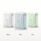 Les trois coloris de l'imprimante à étiquettes enfant : blanc, bleu et vert, alignés sur fond clair